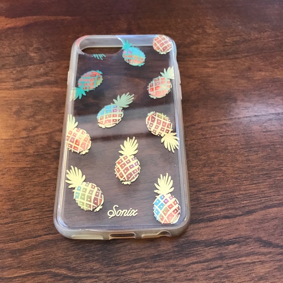Gold pineapple phone case